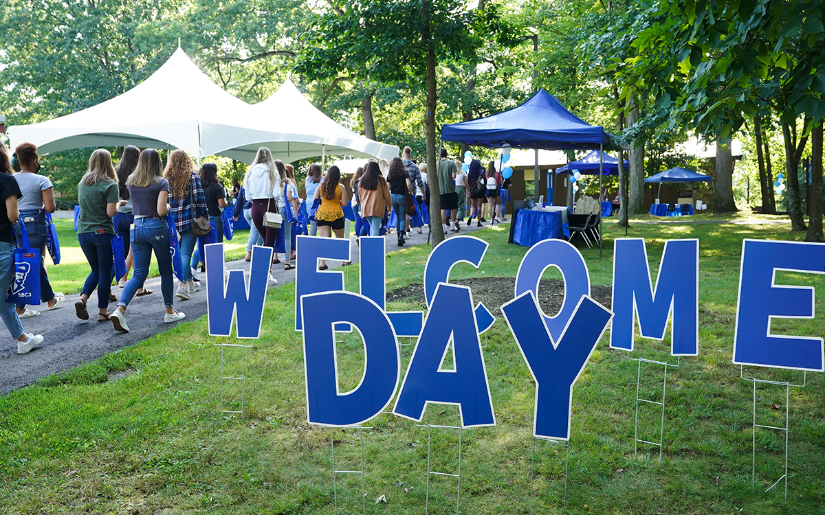 welcome day sign on bc3 main campus outside